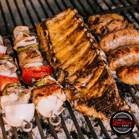 Die besten Grilltechniken für saftiges Fleisch: Tipps für ein unvergleichliches Grillergebnis - The Barbecue Park