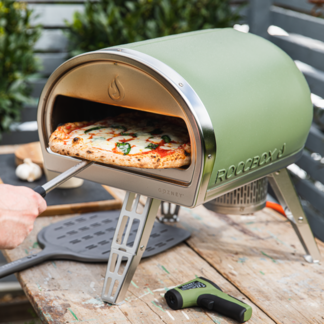 GOZNEY Roccbox pizza oven